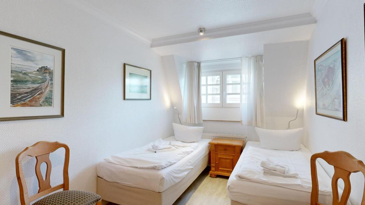 Fewo Direkt Am Strand Mit Meerblick Und Balkon,Villa Glueckspilz, Binz Kültér fotó